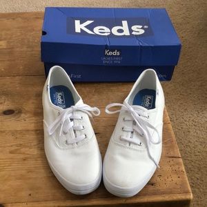 Keds champion white canvas shoes- Dreamfoam sole